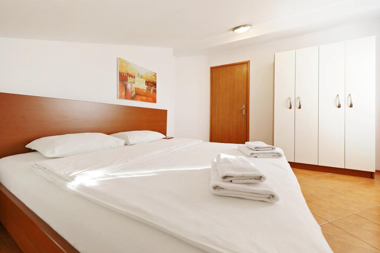 Apartmani "Jadran" Pag Town Exterior foto