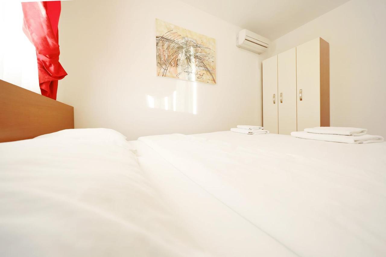 Apartmani "Jadran" Pag Town Exterior foto