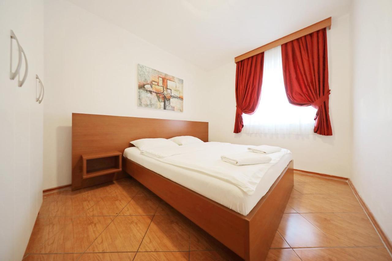 Apartmani "Jadran" Pag Town Exterior foto