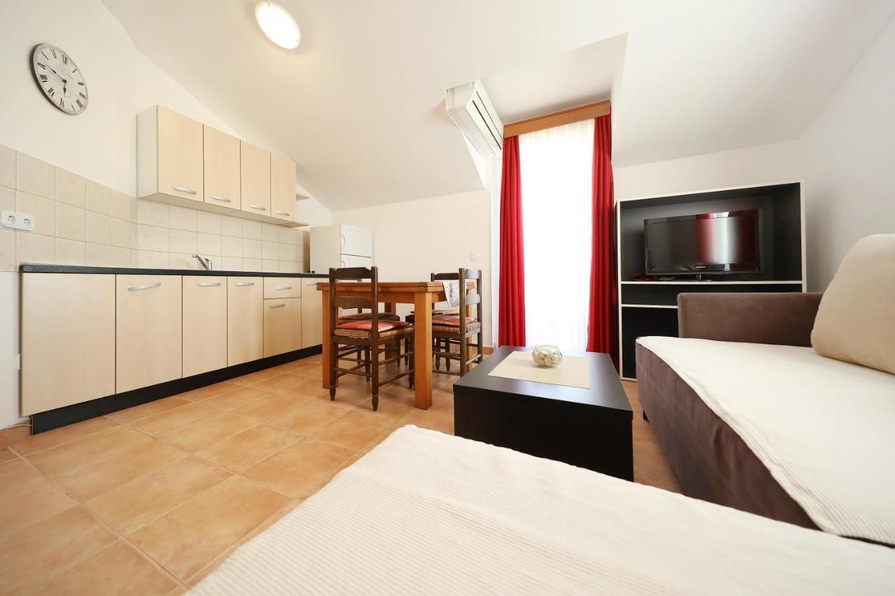 Apartmani "Jadran" Pag Town Exterior foto
